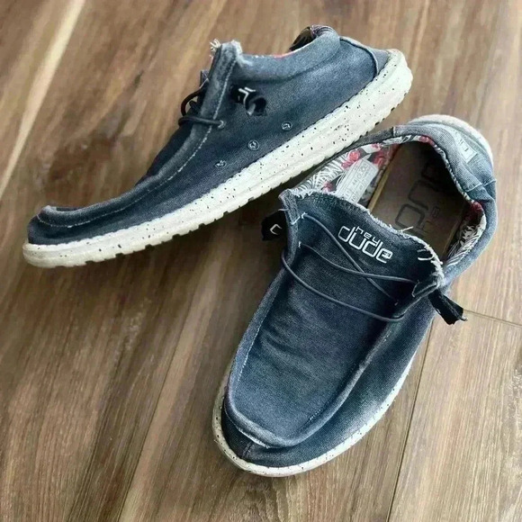 Hey Dude Hawaiian slip ons - Picture 4 of 7